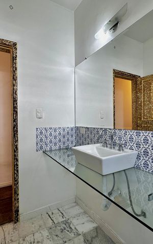 Casa para alugar com 200m², 3 quartos e 2 vagas Casa para alugar com 200m², 3 quartos e 2 vagasBanheiro Social