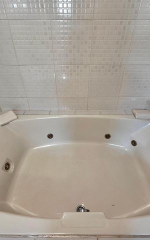 Casa para alugar com 200m², 3 quartos e 2 vagas Casa para alugar com 200m², 3 quartos e 2 vagasBanheiro Suíte