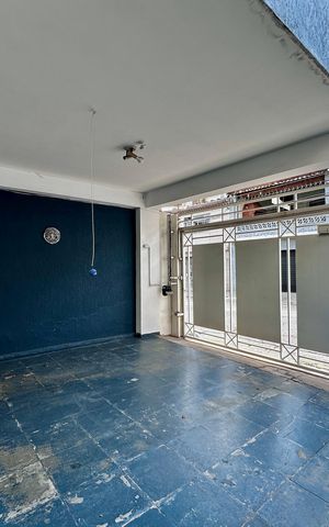 Casa para alugar com 200m², 3 quartos e 2 vagas Casa para alugar com 200m², 3 quartos e 2 vagasGaragem