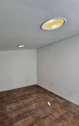Casa para alugar com 200m², 3 quartos e 2 vagas Casa para alugar com 200m², 3 quartos e 2 vagasMezanino Suíte