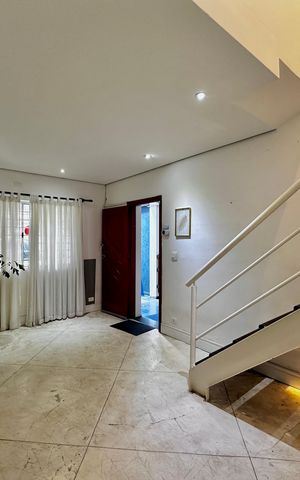 Casa para alugar com 200m², 3 quartos e 2 vagas Casa para alugar com 200m², 3 quartos e 2 vagasSala