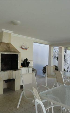 Casa de condomínio à venda com 486m², 4 quartos e 6 vagas