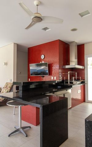 Casa de condomínio à venda com 536m², 5 quartos e 6 vagas Casa de condomínio à venda com 536m², 5 quartos e 6 vagasÁrea externa