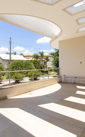 Casa de condomínio à venda com 536m², 5 quartos e 6 vagas Casa de condomínio à venda com 536m², 5 quartos e 6 vagasVaranda Suíte 3