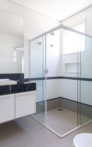 Casa de condomínio à venda com 536m², 5 quartos e 6 vagas Casa de condomínio à venda com 536m², 5 quartos e 6 vagasBanheiro da Suíte 3