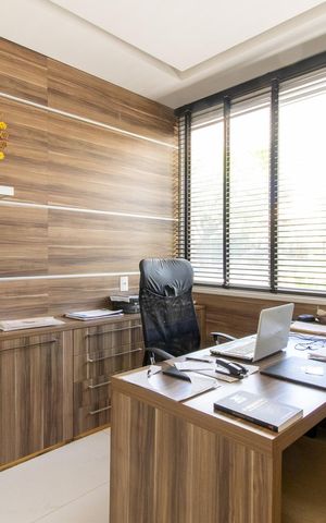 Casa de condomínio à venda com 536m², 5 quartos e 6 vagas Casa de condomínio à venda com 536m², 5 quartos e 6 vagasEscritório