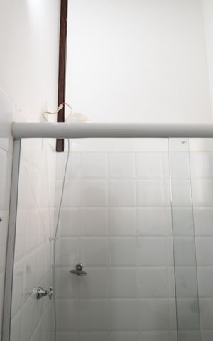 Casa de condomínio à venda com 470m², 4 quartos e 2 vagasBanheiro de serviço