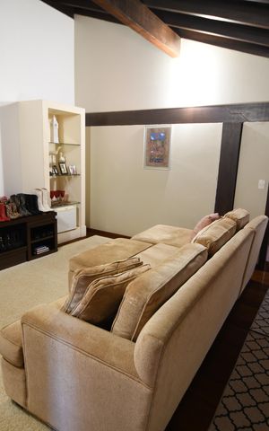 Casa de condomínio à venda com 470m², 4 quartos e 2 vagasSala de TV