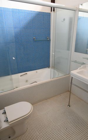Casa de condomínio à venda com 470m², 4 quartos e 2 vagasBanheiro 3 - Suíte