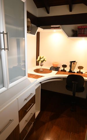 Casa de condomínio à venda com 470m², 4 quartos e 2 vagasEscritório