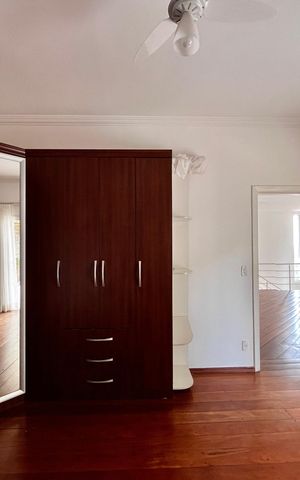 Casa de condomínio à venda com 356m², 4 quartos e 6 vagas Casa de condomínio à venda com 356m², 4 quartos e 6 vagasSuíte 1