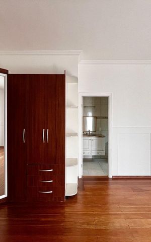 Casa de condomínio à venda com 356m², 4 quartos e 6 vagas Casa de condomínio à venda com 356m², 4 quartos e 6 vagasSuíte 2