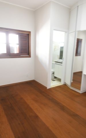 Casa para alugar com 650m², 5 quartos e 4 vagasSuíte
