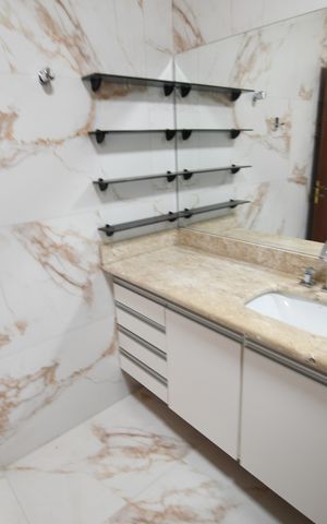 Casa para alugar com 650m², 5 quartos e 4 vagasBanheiro - Suíte 2