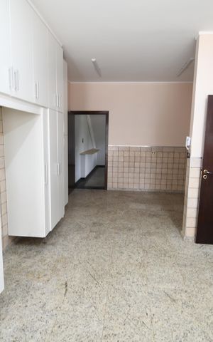 Casa para alugar com 650m², 5 quartos e 4 vagasCozinha