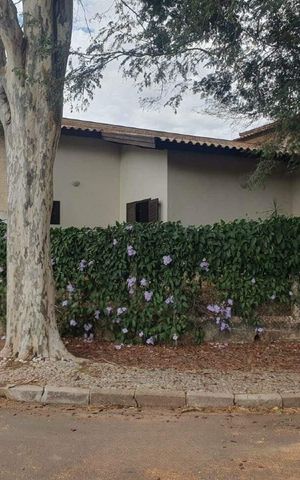 Casa de condomínio à venda com 360m², 3 quartos e 4 vagas