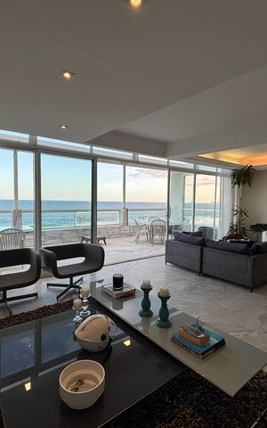 Apartamento à venda com 254m², 4 quartos e 1 vaga Apartamento à venda com 254m², 4 quartos e 1 vagaSala