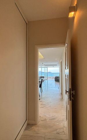 Apartamento à venda com 254m², 4 quartos e 1 vaga Apartamento à venda com 254m², 4 quartos e 1 vagaCorredores