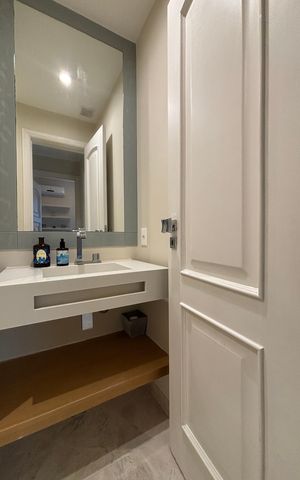 Apartamento à venda com 254m², 4 quartos e 1 vaga Apartamento à venda com 254m², 4 quartos e 1 vagaLavabo