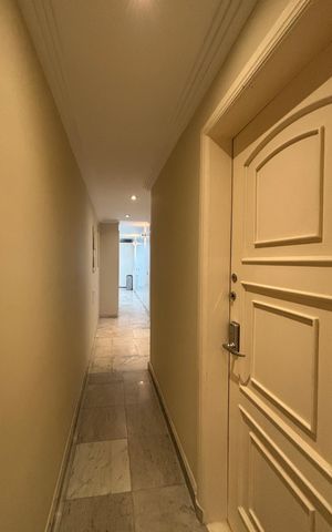Apartamento à venda com 254m², 4 quartos e 1 vaga Apartamento à venda com 254m², 4 quartos e 1 vagaÁrea de serviço