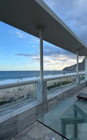 Apartamento à venda com 254m², 4 quartos e 1 vaga Apartamento à venda com 254m², 4 quartos e 1 vagaVaranda
