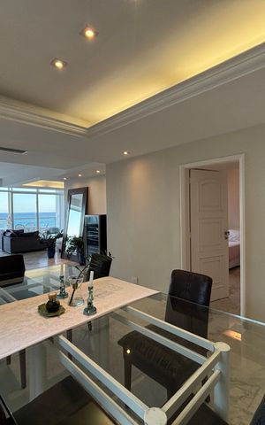 Apartamento à venda com 254m², 4 quartos e 1 vaga Apartamento à venda com 254m², 4 quartos e 1 vagaSala de jantar