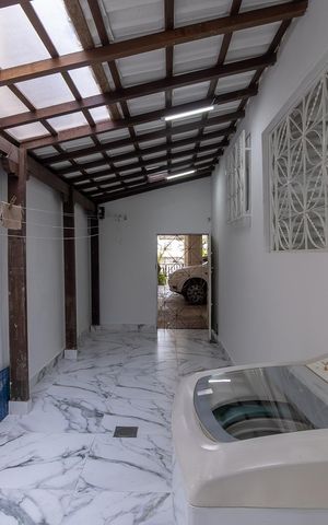 Apartamento à venda com 201m², 3 quartos e 2 vagas Apartamento à venda com 201m², 3 quartos e 2 vagasÁrea de Serviço