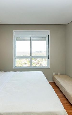 Apartamento à venda com 220m², 4 quartos e 4 vagas Apartamento à venda com 220m², 4 quartos e 4 vagasSuíte 4
