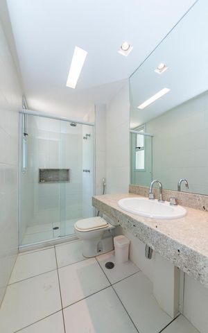 Apartamento à venda com 220m², 4 quartos e 4 vagas Apartamento à venda com 220m², 4 quartos e 4 vagasBanheiro da Suíte 3