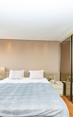 Apartamento à venda com 220m², 4 quartos e 4 vagas Apartamento à venda com 220m², 4 quartos e 4 vagasSuíte 1