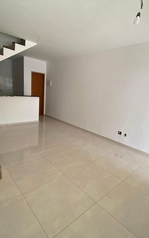 Casa à venda com 170m², 3 quartos e 1 vaga Casa à venda com 170m², 3 quartos e 1 vagaSala