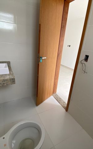 Casa à venda com 170m², 3 quartos e 1 vaga Casa à venda com 170m², 3 quartos e 1 vagaBanheiro Suíte 2