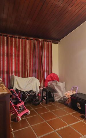 Casa à venda com 300m², 5 quartos e 3 vagas Casa à venda com 300m², 5 quartos e 3 vagasQuarto 5