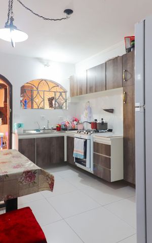 Casa à venda com 300m², 5 quartos e 3 vagas Casa à venda com 300m², 5 quartos e 3 vagasCozinha