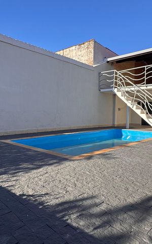 Casa à venda com 270m², 3 quartos e 4 vagas Casa à venda com 270m², 3 quartos e 4 vagasÁrea comum