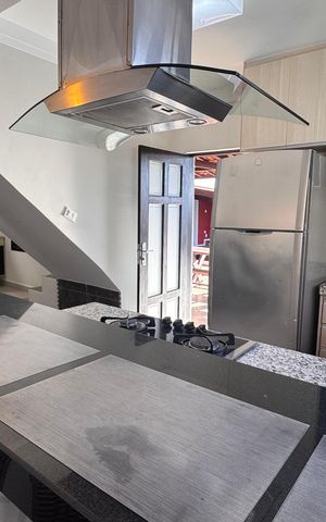 Casa à venda com 270m², 3 quartos e 4 vagas Casa à venda com 270m², 3 quartos e 4 vagasCozinha