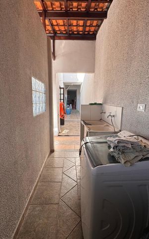 Casa à venda com 270m², 3 quartos e 4 vagas Casa à venda com 270m², 3 quartos e 4 vagasÁrea de Serviço