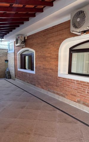 Casa à venda com 270m², 3 quartos e 4 vagas Casa à venda com 270m², 3 quartos e 4 vagasÁrea comum