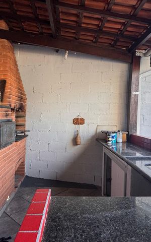 Casa à venda com 270m², 3 quartos e 4 vagas Casa à venda com 270m², 3 quartos e 4 vagasÁrea comum