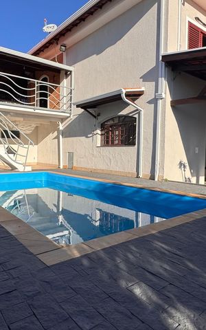 Casa à venda com 270m², 3 quartos e 4 vagas Casa à venda com 270m², 3 quartos e 4 vagasÁrea comum