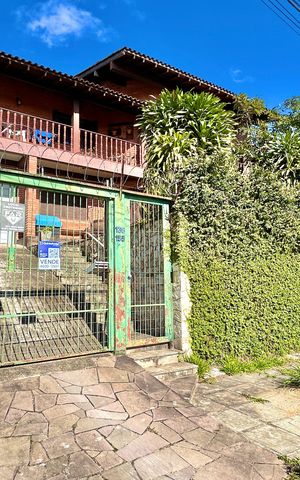 Casa à venda com 265m², 4 quartos e 2 vagas Casa à venda com 265m², 4 quartos e 2 vagasPlaca