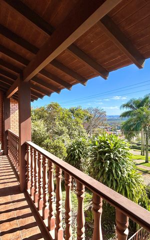 Casa à venda com 265m², 4 quartos e 2 vagas Casa à venda com 265m², 4 quartos e 2 vagasSacada da Suíte 3