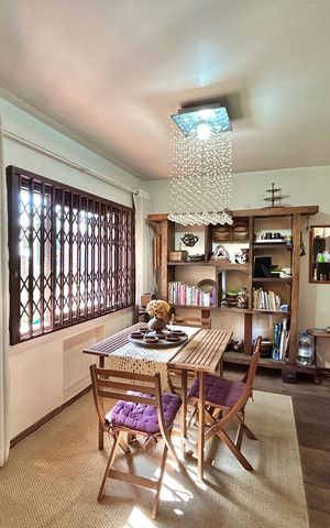 Casa à venda com 265m², 4 quartos e 2 vagas Casa à venda com 265m², 4 quartos e 2 vagasSala de Jantar