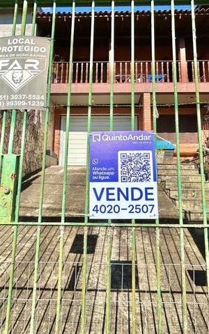 Casa à venda com 265m², 4 quartos e 2 vagas Casa à venda com 265m², 4 quartos e 2 vagasPlaca