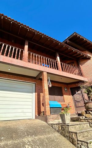 Casa à venda com 265m², 4 quartos e 2 vagas Casa à venda com 265m², 4 quartos e 2 vagasFachada