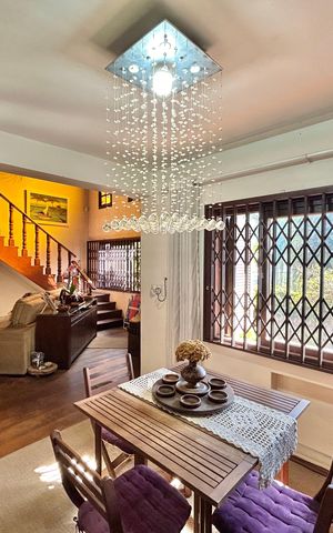 Casa à venda com 265m², 4 quartos e 2 vagas Casa à venda com 265m², 4 quartos e 2 vagasSala de Jantar
