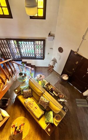 Casa à venda com 265m², 4 quartos e 2 vagas Casa à venda com 265m², 4 quartos e 2 vagasSala
