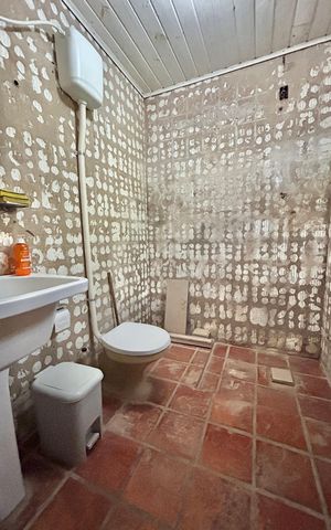 Casa à venda com 265m², 4 quartos e 2 vagas Casa à venda com 265m², 4 quartos e 2 vagasBanheiro