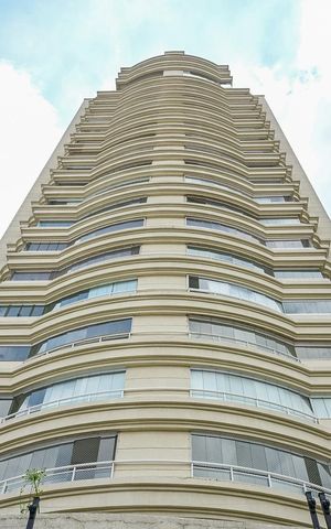 Apartamento à venda com 161m², 3 quartos e 3 vagasFachada