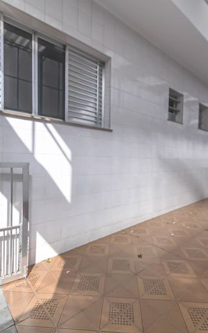 Casa à venda com 145m², 2 quartos e 8 vagasÁrea comum - Entrada